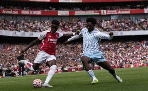 Arsenal beats Forest 2-1 in Premier League opener delayed by ticketing malfunction at stadium